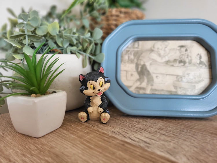 Disney Traditions Figaro: Jim Shore Detail on a Tiny Pinocchio Cat