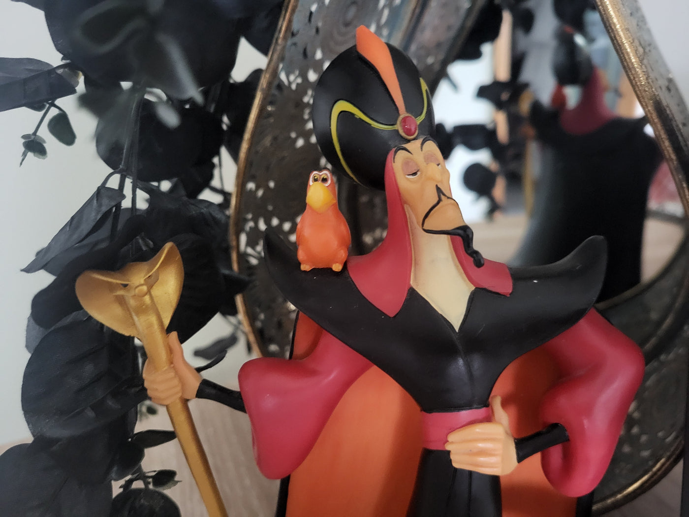 Boxed, Retired and Pre-Loved Jafar Figurines: What Aladdin Collectors Should Check