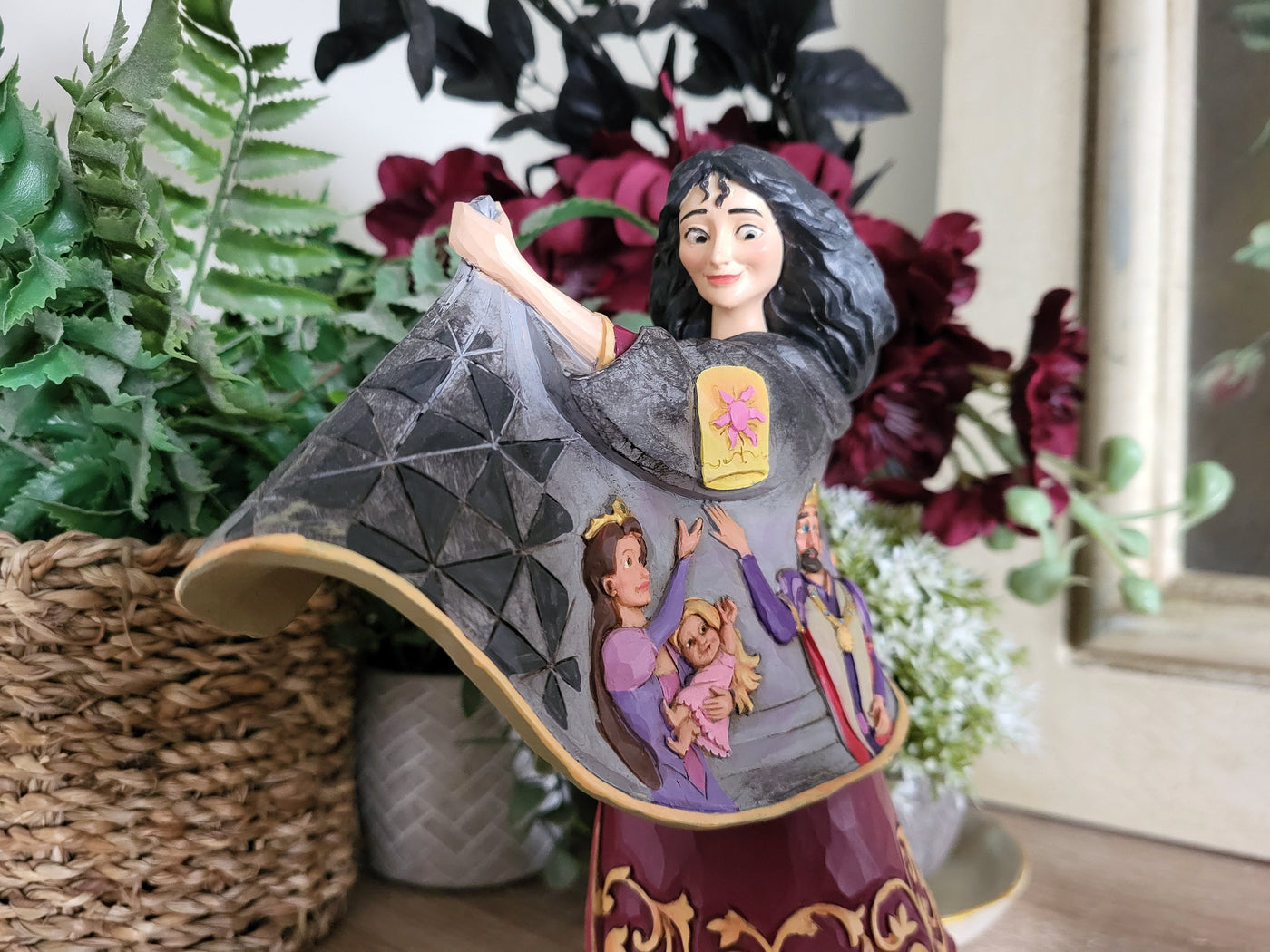 Rapunzel and Mother Gothel Displays: How Contrast Makes Tangled Figurines Stronger