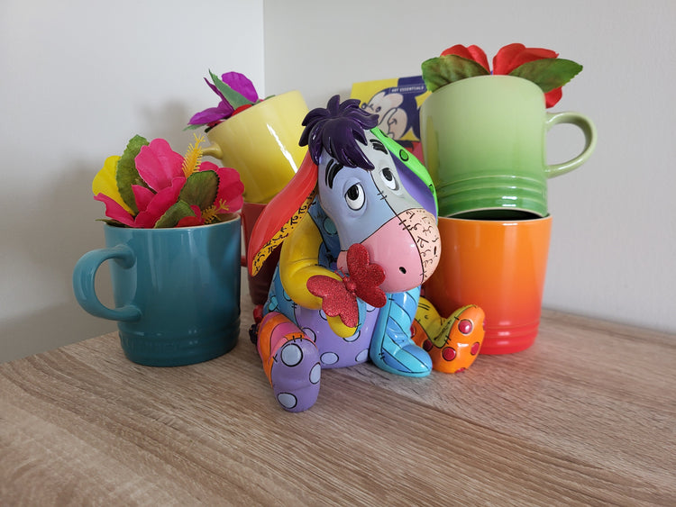 Del pop art a la calidez del bosque: crear una vitrina serena de Eeyore