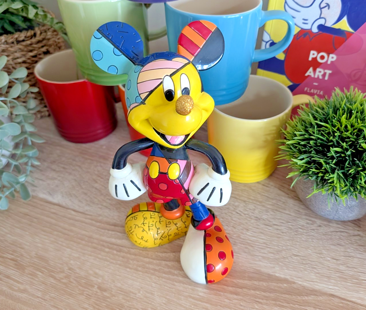 What Makes Disney Britto Figurines Different? Colour, Pattern and Pop Art Disney Collecting
