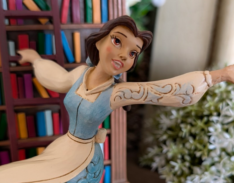 My First Signed Jim Shore Figurine – “A World of Books” Belle Review