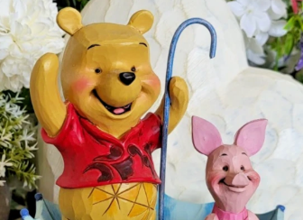 Disney Showcase Collection Fact File 50 Years of Friendship – Winnie the Pooh & Piglet (4045279)
