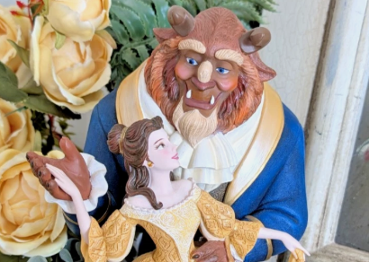 Disney Showcase Fact File – Beauty and the Beast Deluxe Figurine (6006277)