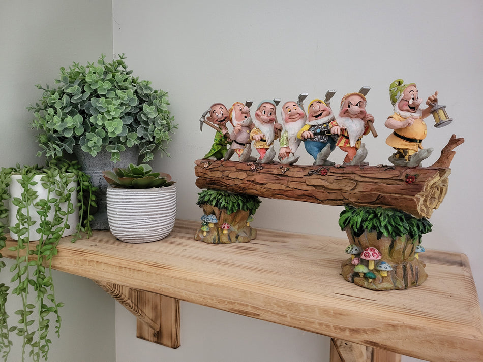 Disney Traditions Seven Dwarfs Figurine - Jim Shore 4005434