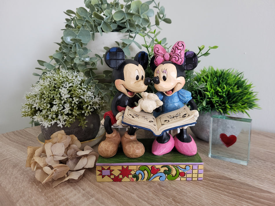 Mickey And Minnie Mouse collectable Figurine - 4037500