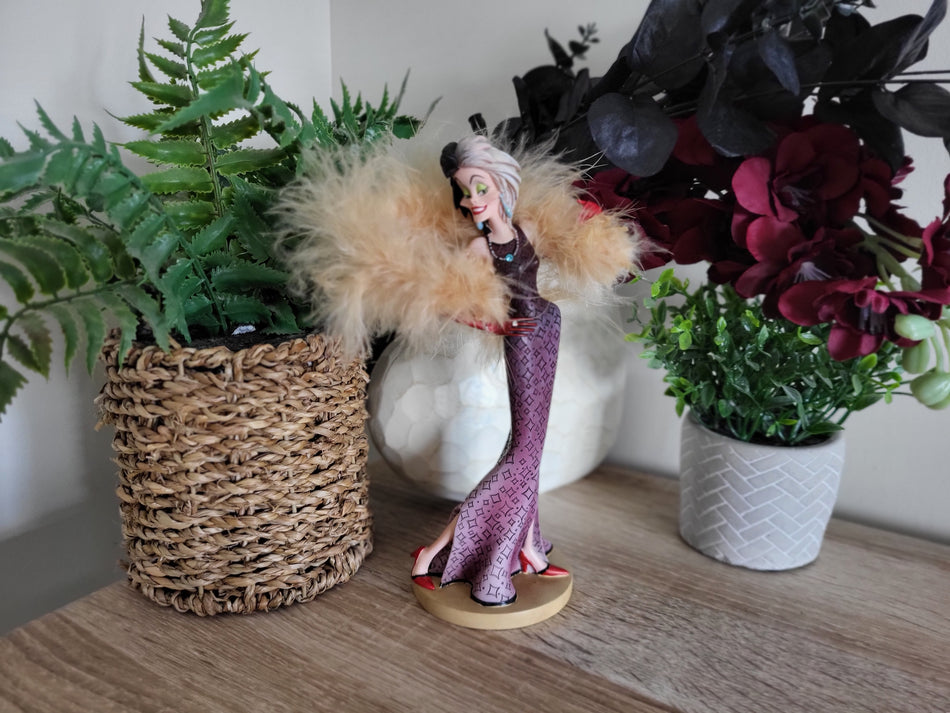 Disney Showcase Cruella de Vil Figurine - Enesco 6008693