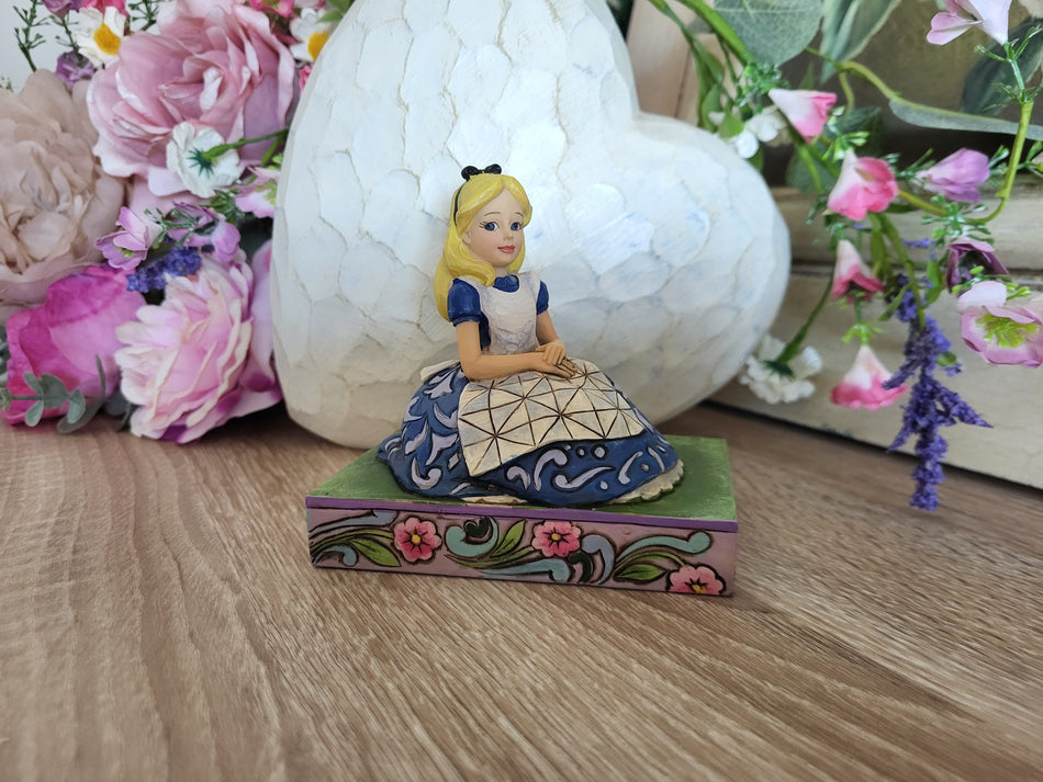 Disney Showcase Alice in Wonderland Figurine
