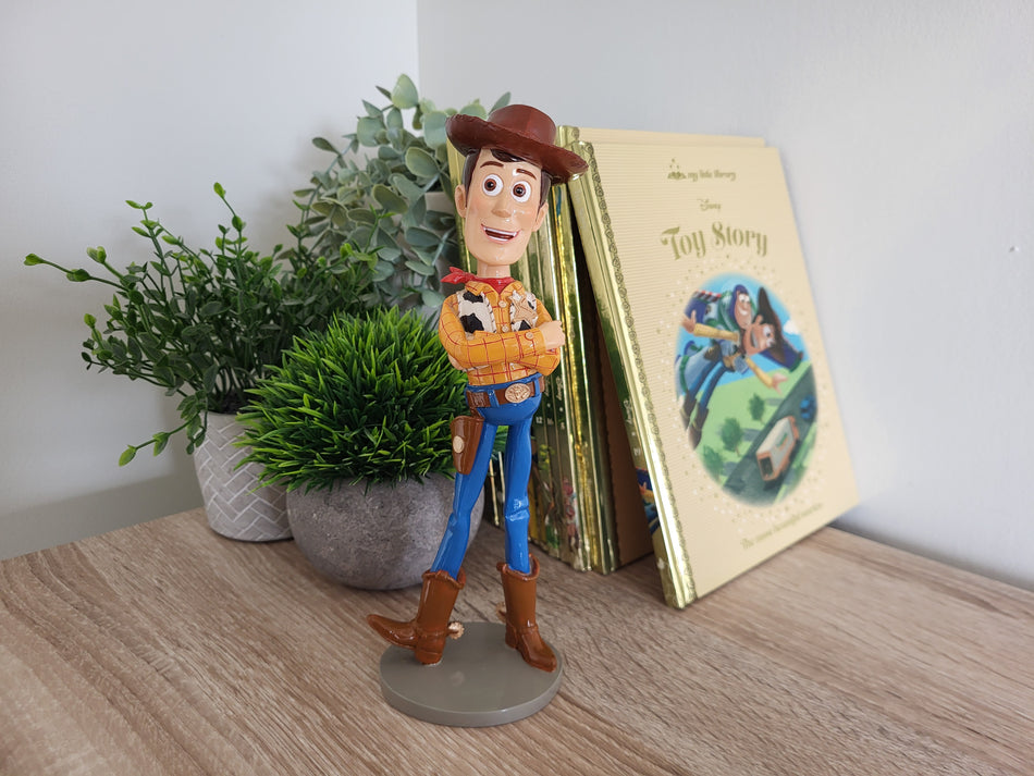 Disney Showcase Woody Figurine - 4054877