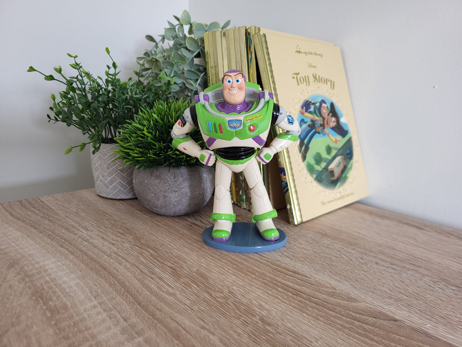 Disney Showcase Buzz Lightyear Figurine - 4054878