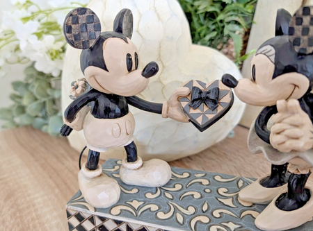 Disney Traditions Mickey and Minnie Real Sweetheart figurine photo 4