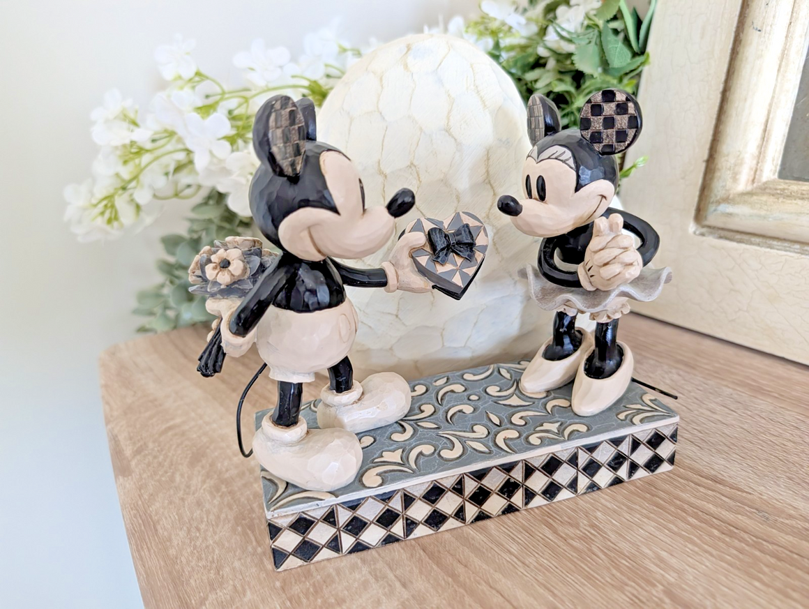 Disney Traditions Mickey and Minnie Real Sweetheart figurine photo 3