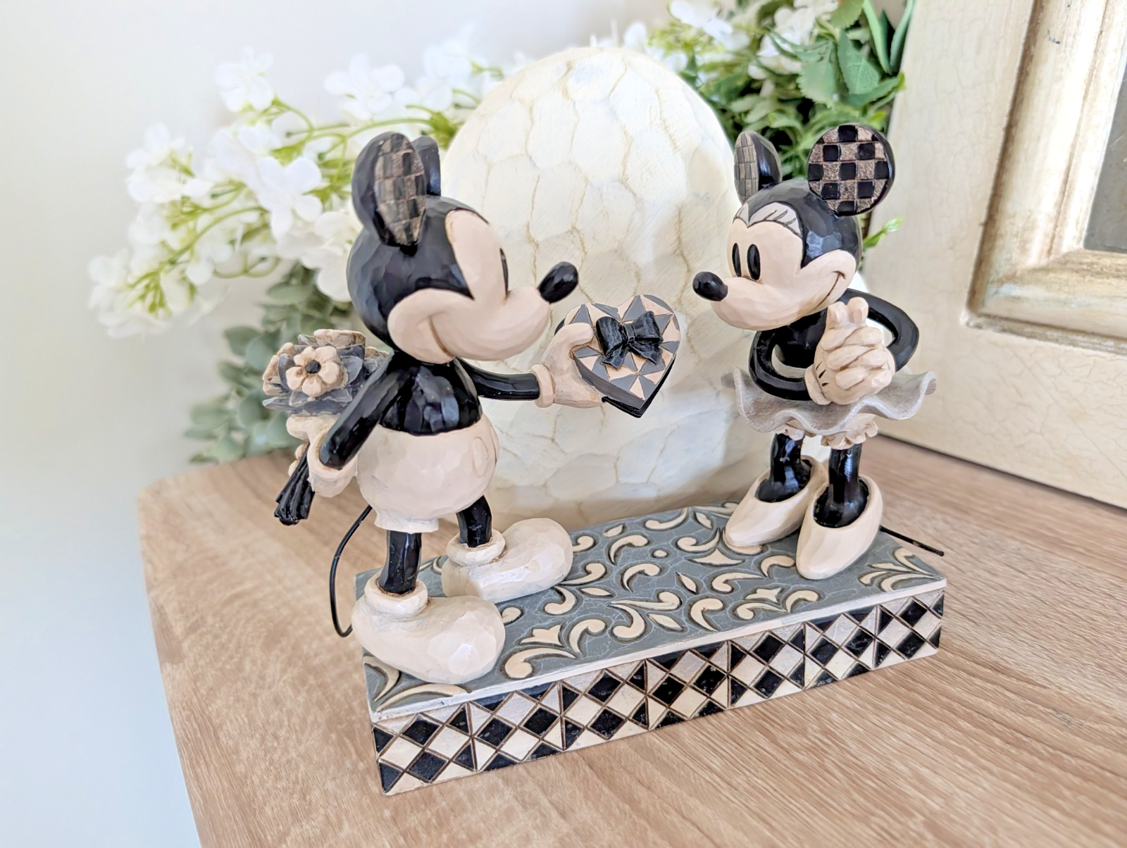 Disney Traditions Mickey and Minnie Real Sweetheart figurine photo 3