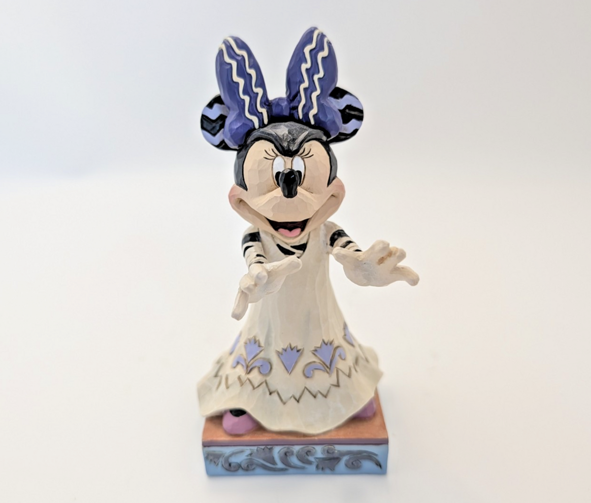 Disney Traditions Minnie Mouse Scream Queen 6007078 by Jim Shore - Boxed with Tag - product view 3