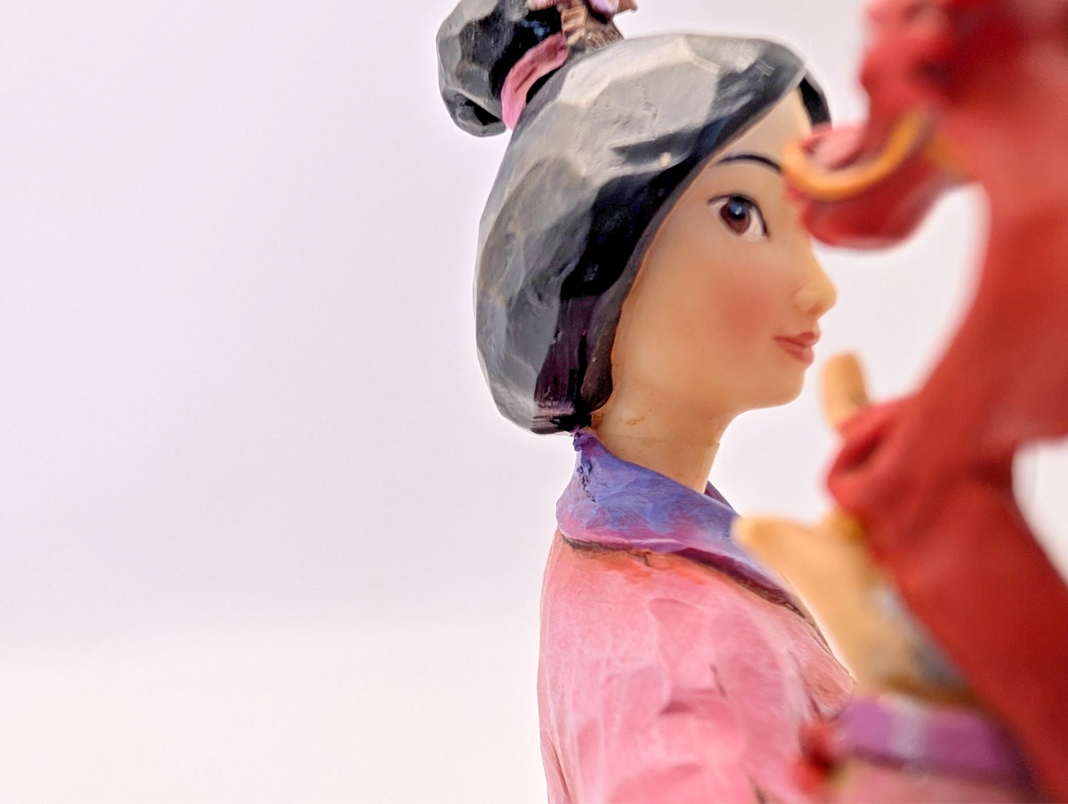 Disney Traditions Mulan and Mushu Determined and Tough 4037510 – scale and size view