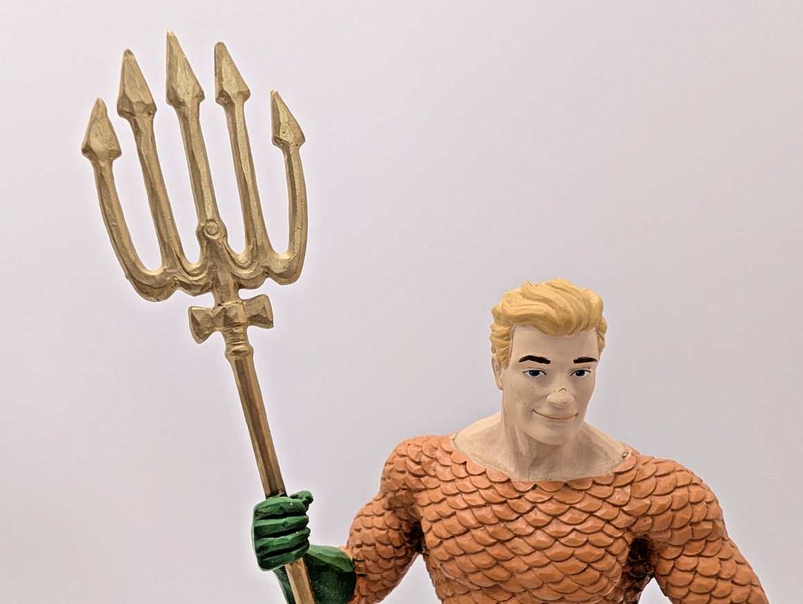 Alternate view of Jim Shore DC Comics Aquaman King of the Seven Seas figurine 6003026