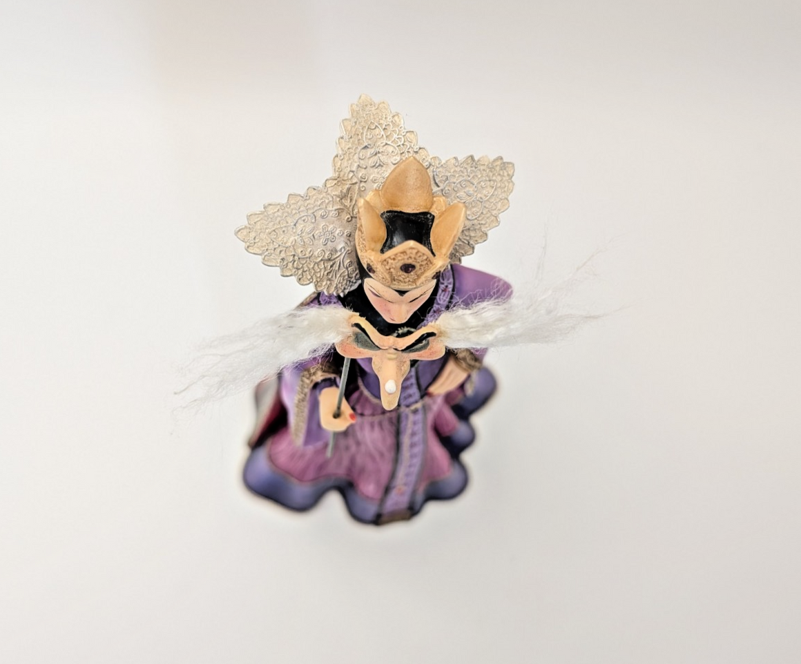 Disney Showcase Couture de Force Evil Queen Masquerade figurine photo 21