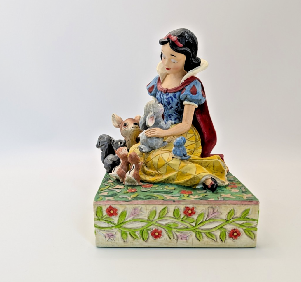 Disney Traditions Showcase Snow White Figurine Friendship Makes The Heart Sing7