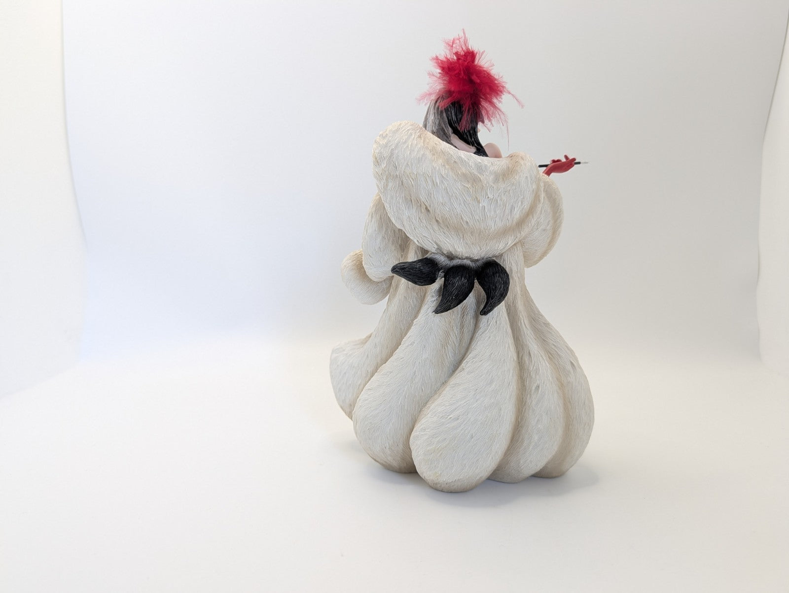Disney Showcase Couture de Force Cruella De Vil figurine photo 9