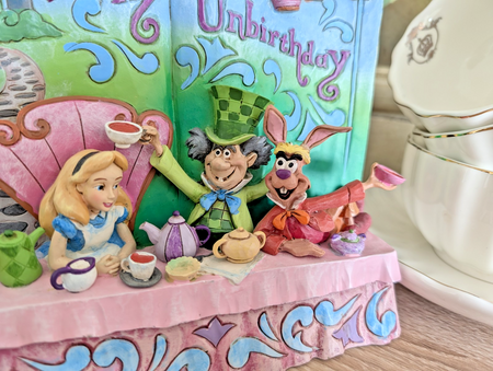 Disney Traditions Showcase Happy Unbirthday Alice In Wonderland Figurine J Shore3