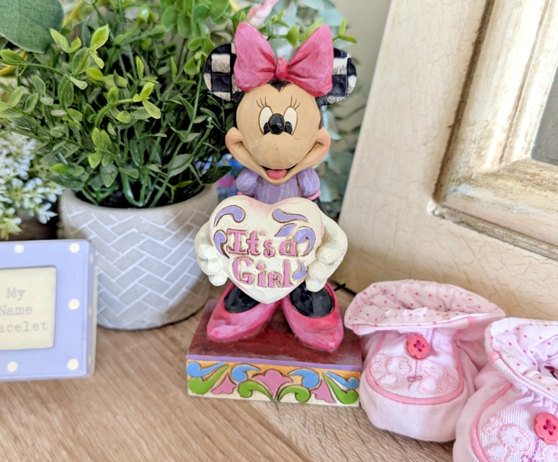 Disney Traditions Minnie Mouse It's a Girl figurine 4043664