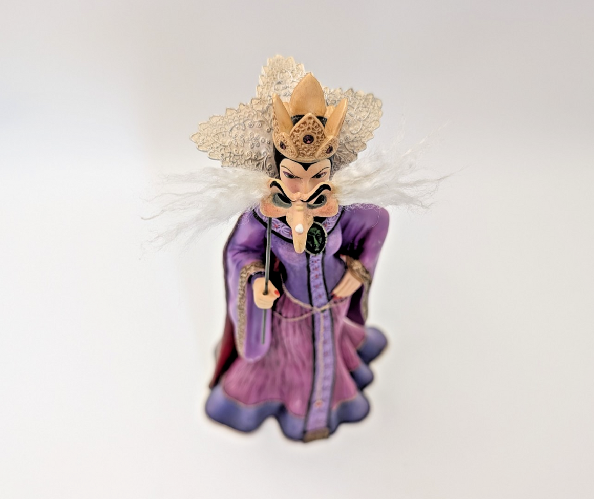 Disney Showcase Couture de Force Evil Queen Masquerade figurine photo 20