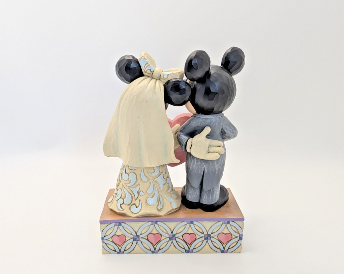 Disney Traditions Mickey and Minnie Two Souls One Heart figurine 4059748