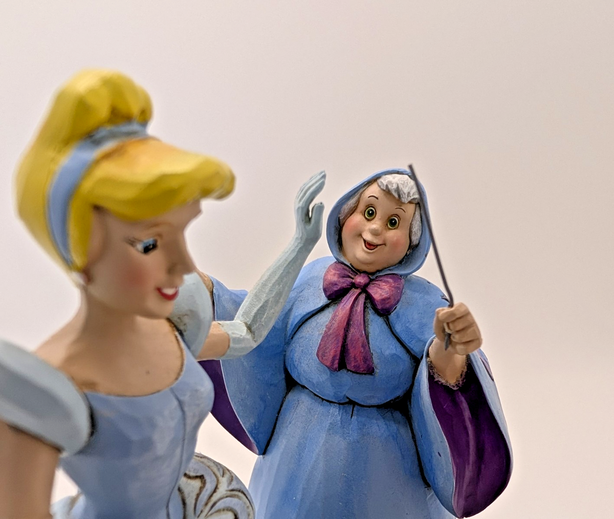 Disney Traditions Cinderella Magical Transformation 4037503 – reverse view