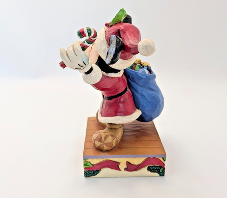 Disney Traditions Mickey Mouse Bringing Holiday Cheer 4052002 boxed figurine - costume detail