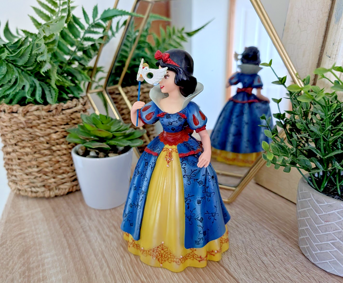 Disney Showcase Snow White Haute Couture Figurine Masquerade Boxed Mask Ball16