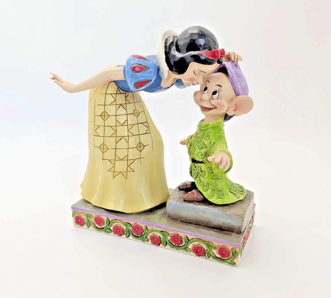 Disney Traditions Showcase Snow White & Dopey Sweetest Farewell Figurine J Shore5