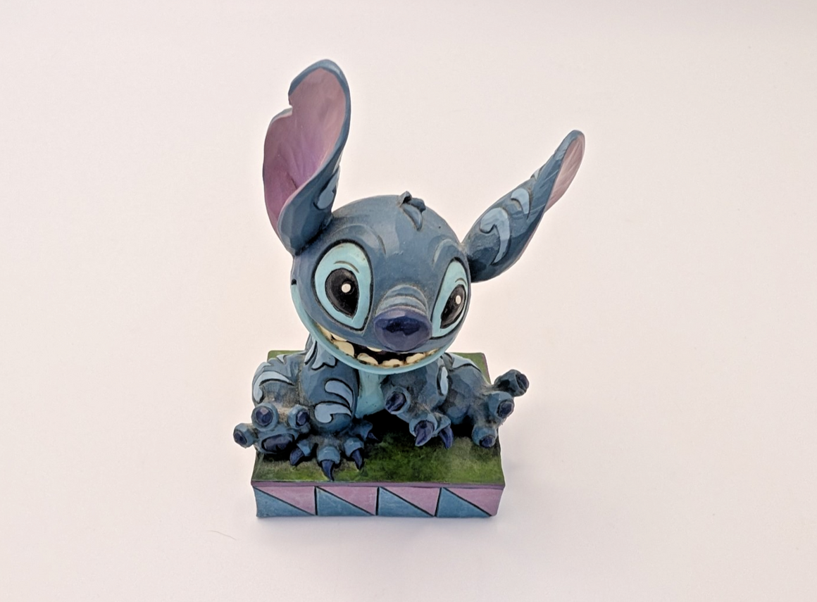 Disney Traditions Stitch Ohana Means Family figurine 4016555 rear sculpting detail