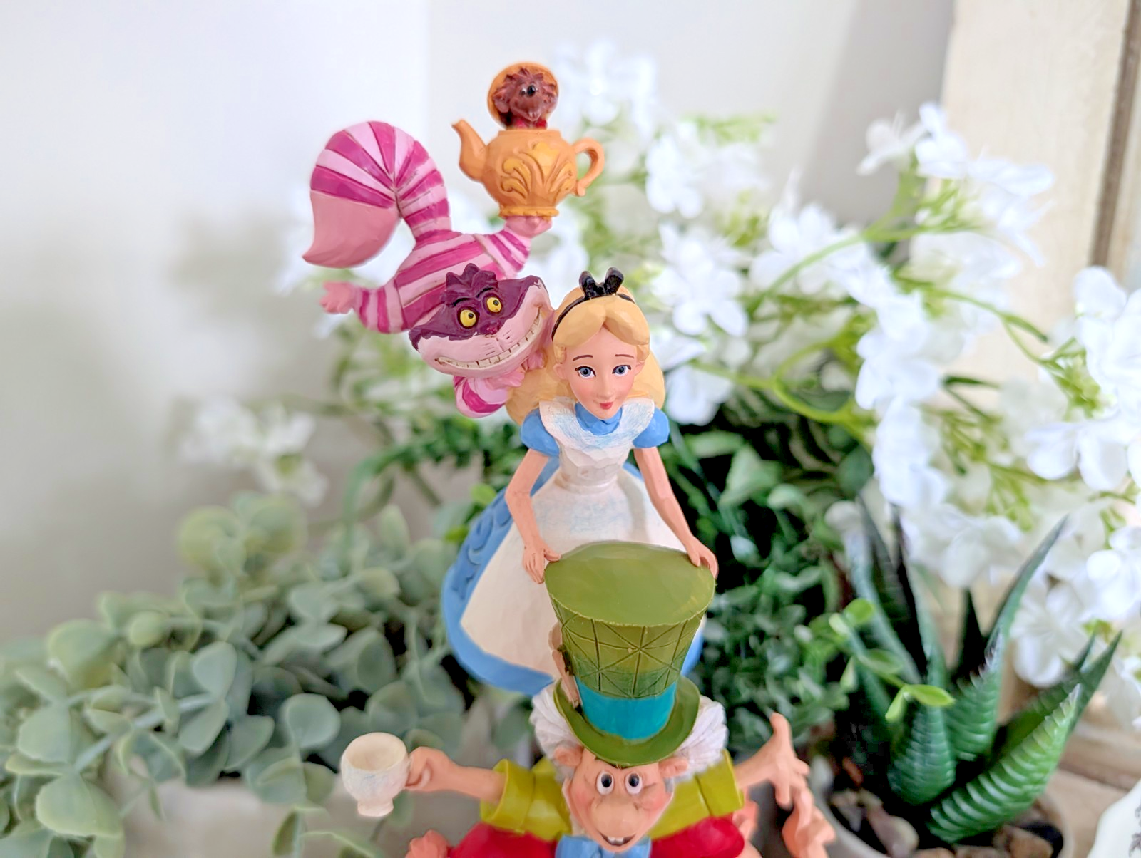 Disney Traditions Alice in Wonderland We're All Mad Here figurine photo 2