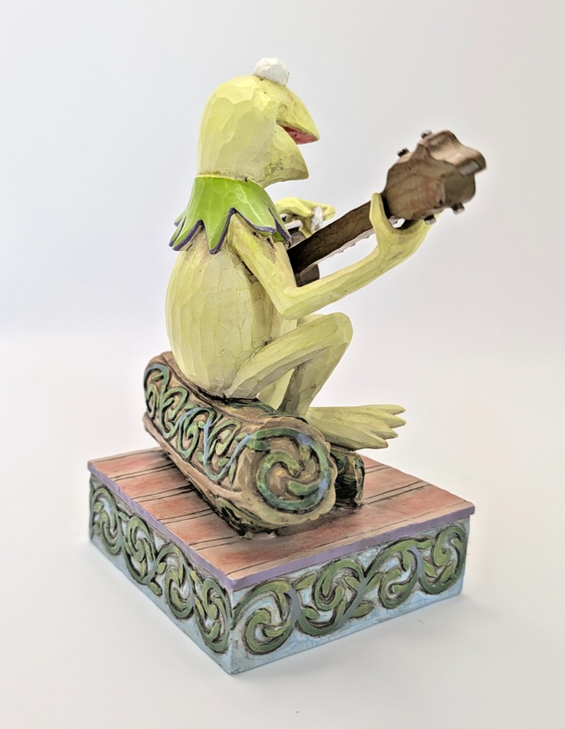 Disney Traditions Kermit Find Your Rainbow Connection 4020800 – base and pattern detail
