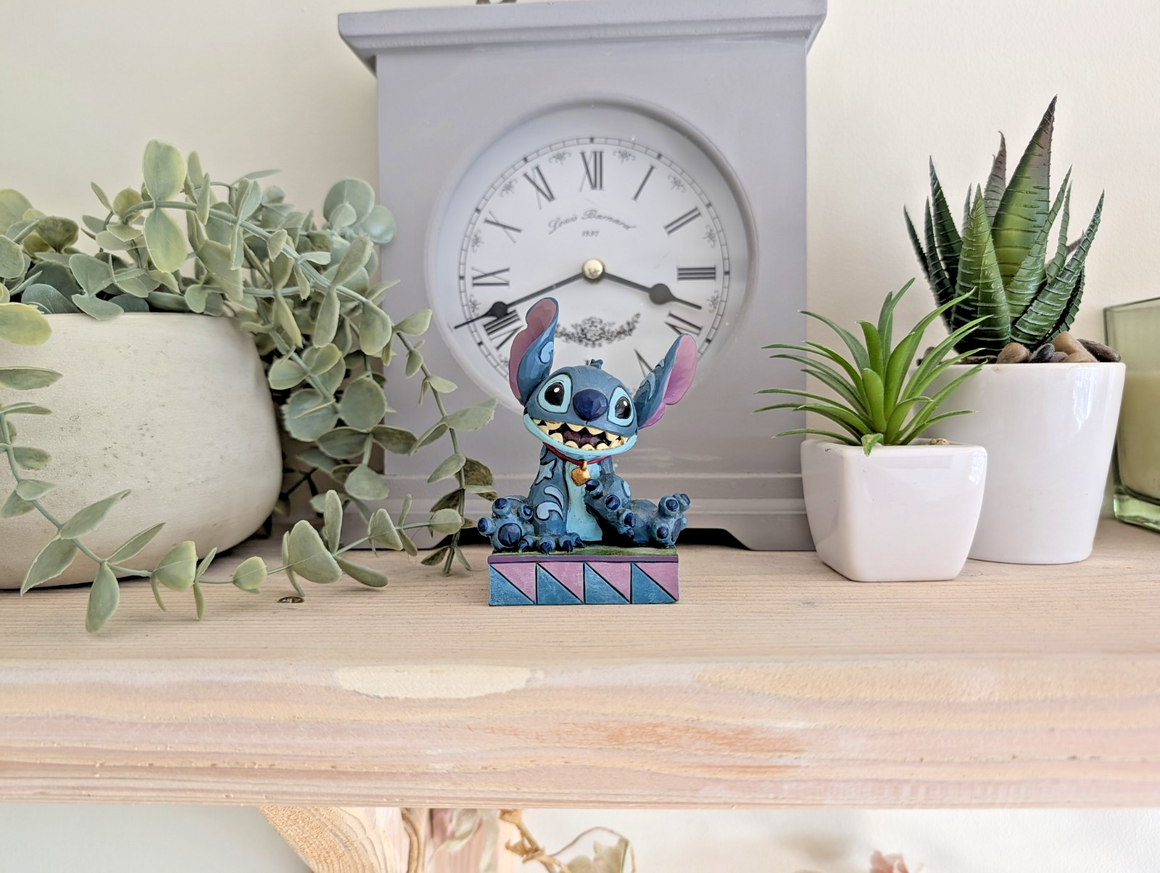 Disney Traditions Stitch Ohana Means Family figurine 4016555 left-side view