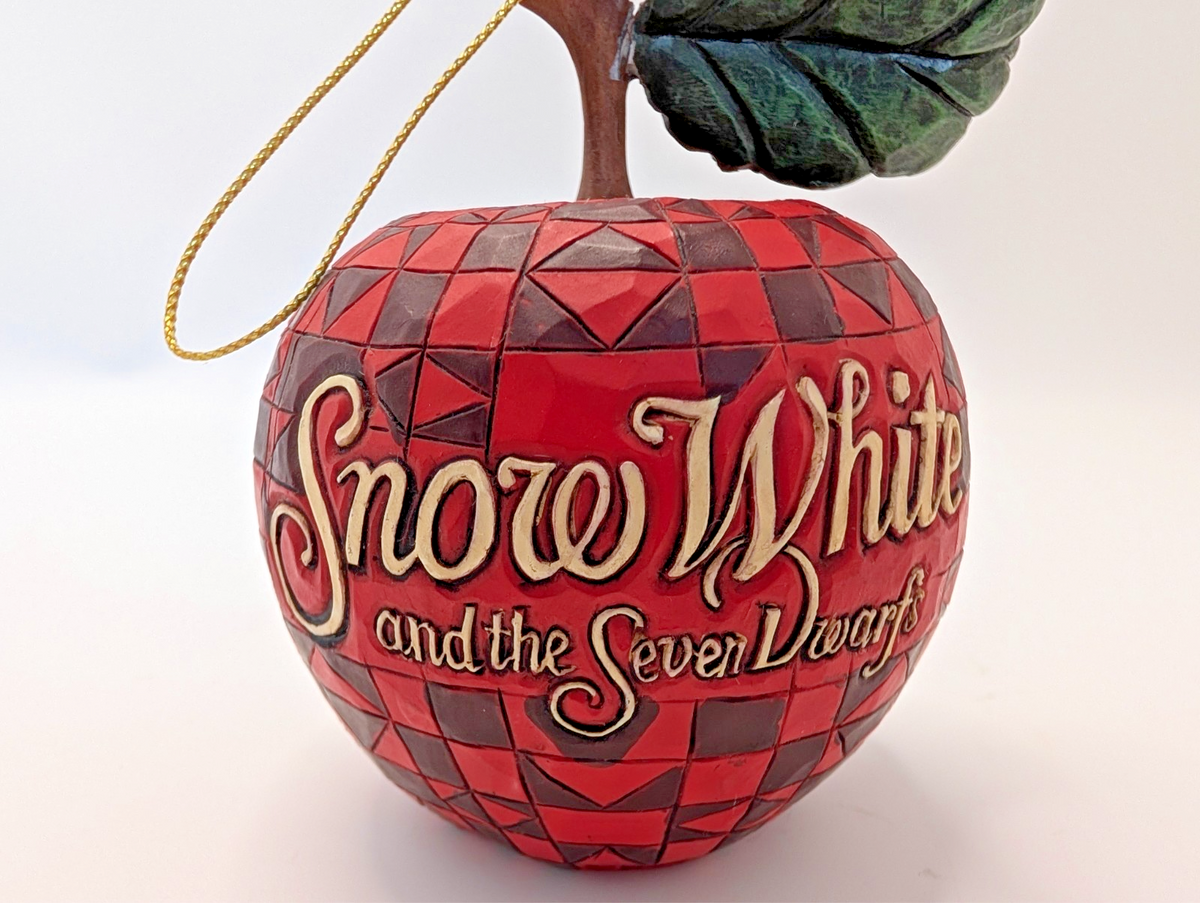 Disney Traditions Snow White apple hanging ornament A9047 – scale and size view