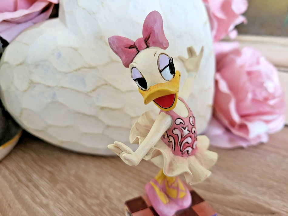 Disney Traditions Showcase Daisy As The Sugar Plum Fairy Figurine Duck Jim Shore1