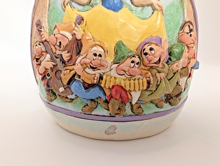Disney Traditions Snow White Hi Ho Holidays 4046020 Christmas Figurine – detail and condition photograph 13