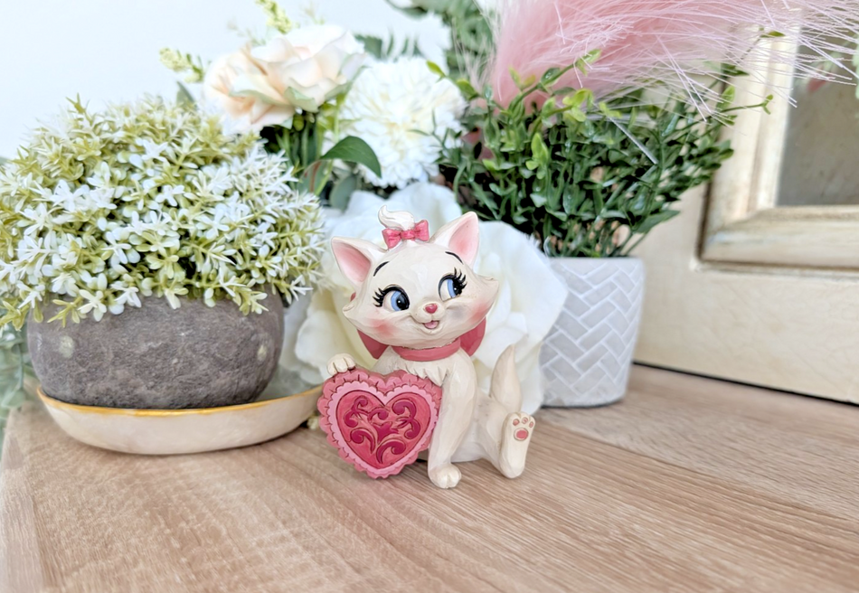 Disney Traditions Marie With Heart Figurine 6010107 by Jim Shore