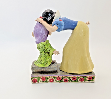 Disney Traditions Showcase Snow White & Dopey Sweetest Farewell Figurine J Shore9