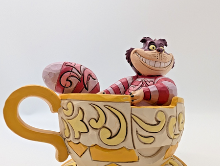 Disney Traditions Cheshire Cat Mad Tea Party 4032117 – detail and condition photograph 14