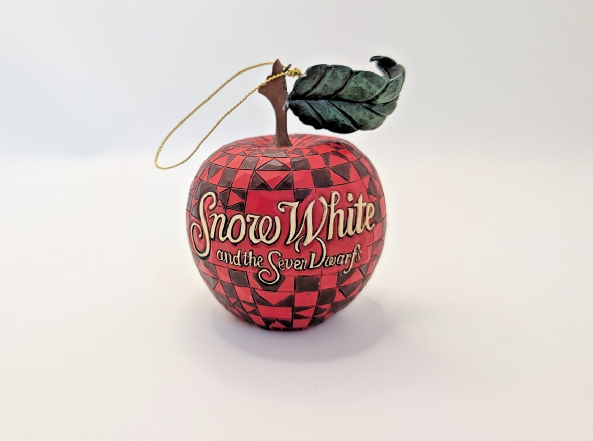 Disney Traditions Snow White apple hanging ornament A9047 – character detail