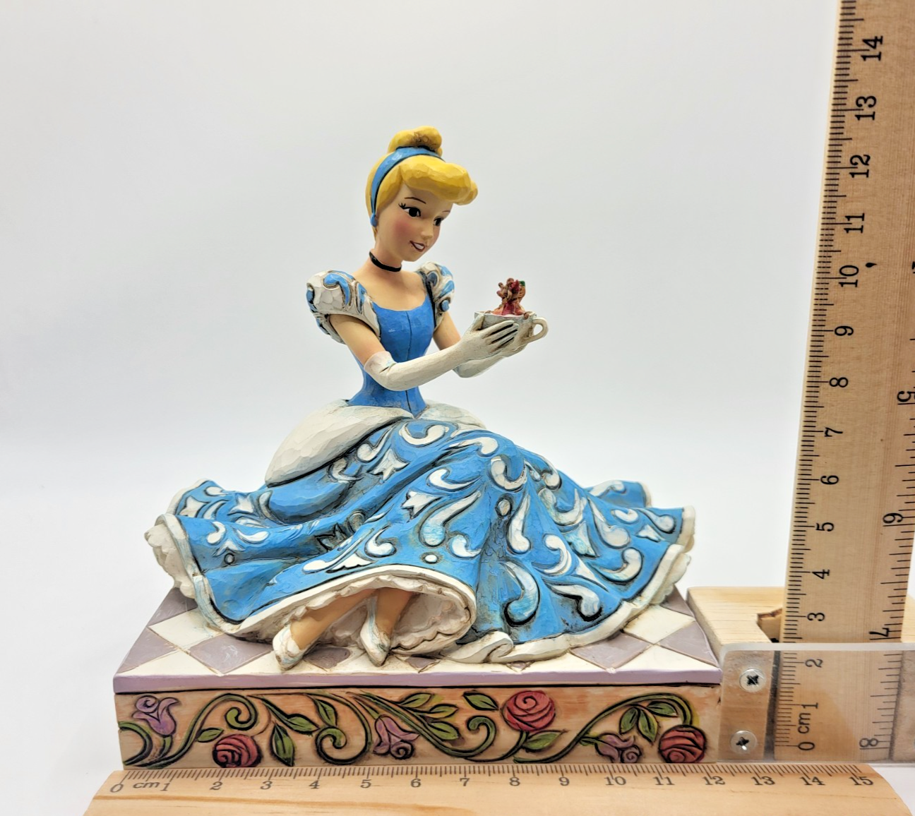 Disney Traditions Cinderella Figurine Caring And Couragious Ornament Jim Shore17