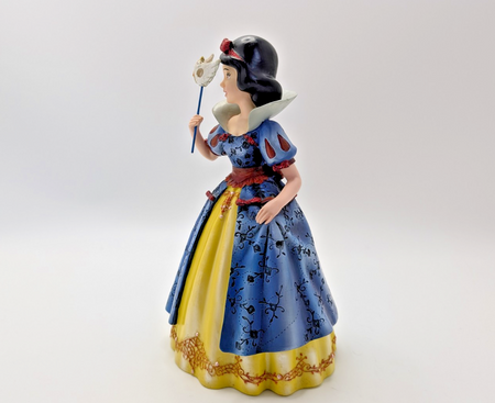 Disney Showcase Snow White Haute Couture Figurine Masquerade Boxed Mask Ball2