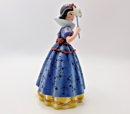 Disney Showcase Snow White Haute Couture Figurine Masquerade Boxed Mask Ball6