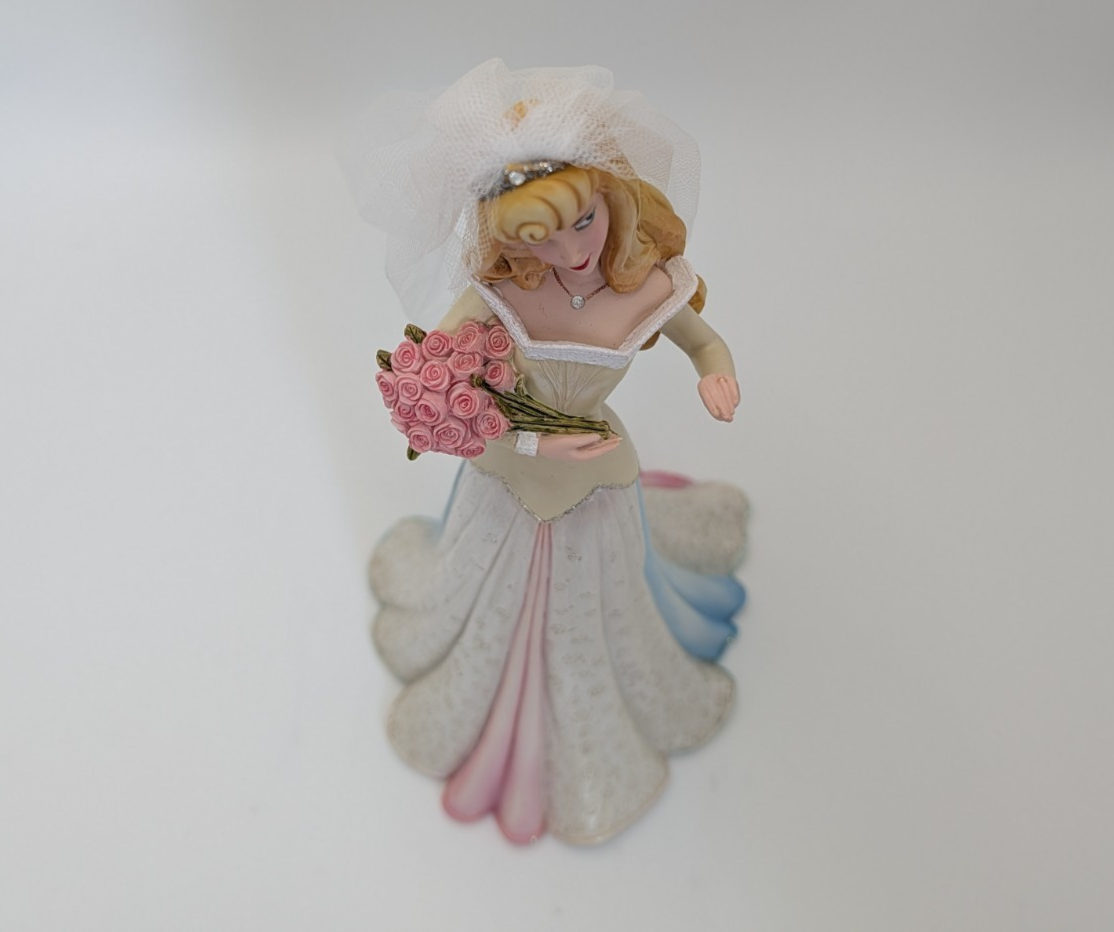 Disney Showcase Aurora Bride Sleeping Beauty unboxed figurine 4050708