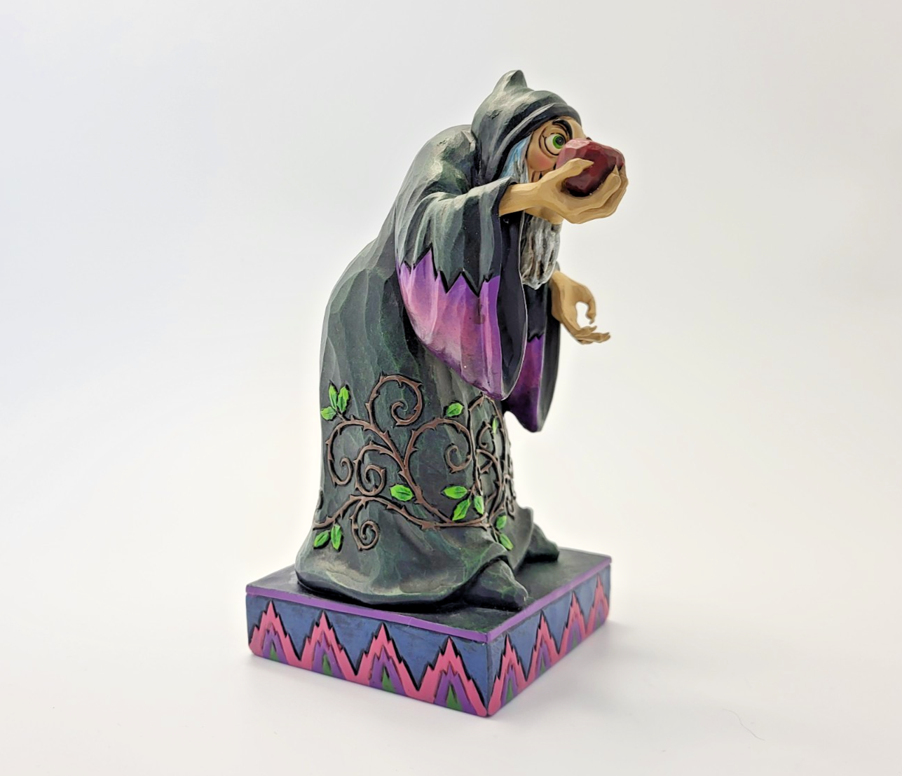 Disney Traditions Take A Bite Figurine  Old Hag Evil Queen Snow White Ornament12