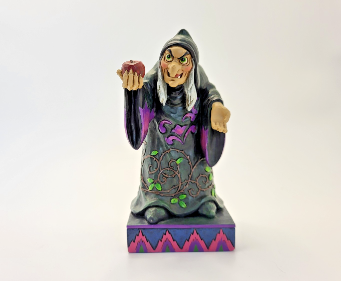 Disney Traditions Take A Bite Figurine  Old Hag Evil Queen Snow White Ornament3