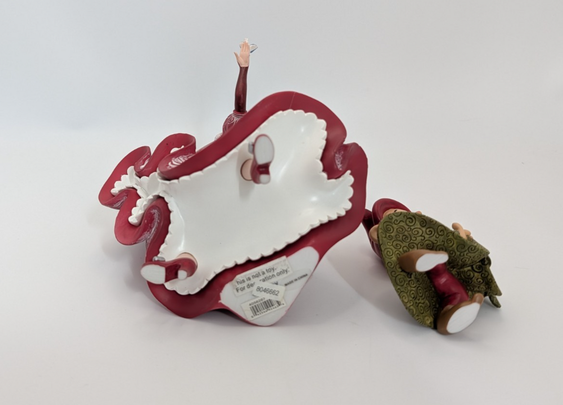 Disney Showcase Haute Couture Snow White & Dopey Christmas Holiday Figurine19