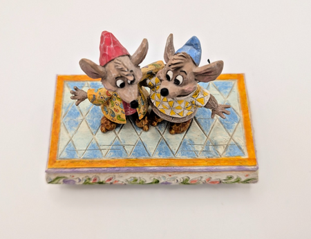 Disney Traditions Bosom Buddies Jaq and Gus trinket box 4007661 - lower detail